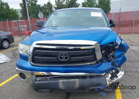 2010 Toyota Tundra Double Cab Sr5 z USA, uszkodzony, nr VIN 5TFRM5F10AX002154